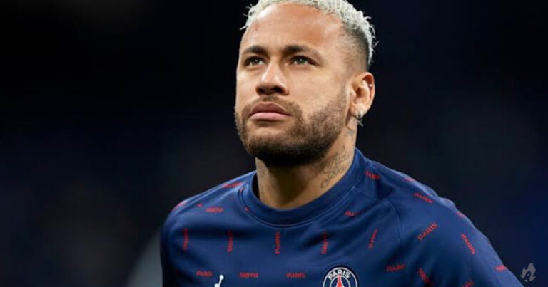 Mulher afirma ter engravidado de Neymar e diz o que ele fez na hora H