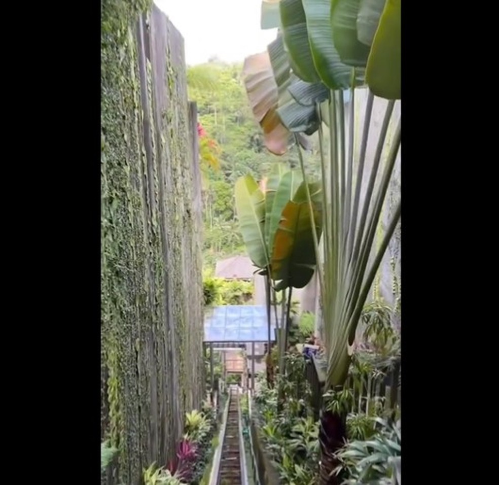 Imagem de redes sociais mostra vista de elevador que caiu em resort de Bali — Foto: Reprodução redes sociais