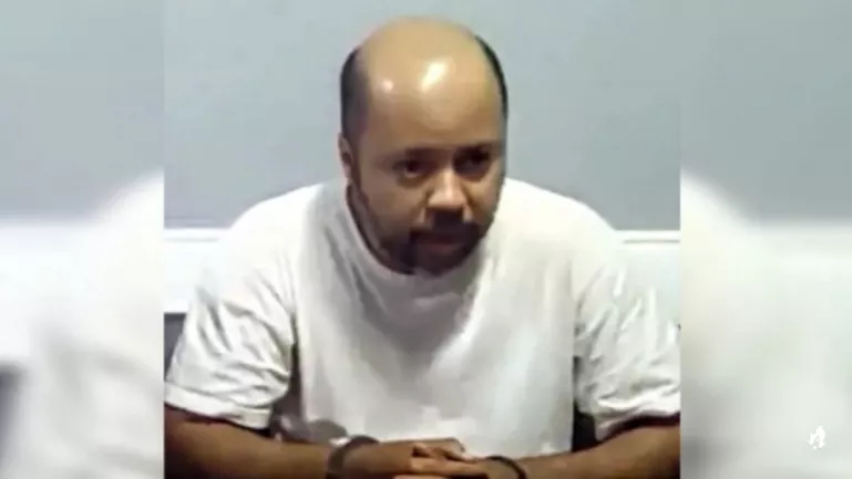 Matava pessoas sem motivo e depois fazia selfies nos túmulos delas