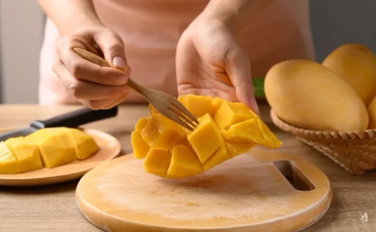 Manga: Quais os benefícios da fruta? Engorda? Pode misturar com leite? Tire dúvidas