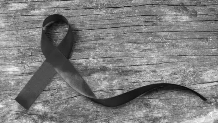 Cantor Léo morre aos 37 anos e deixa fãs emocionados com sua despedida