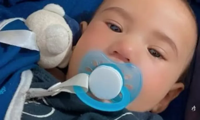 Bebê é levado com lesões e morre em UPA; mãe e padrasto presos