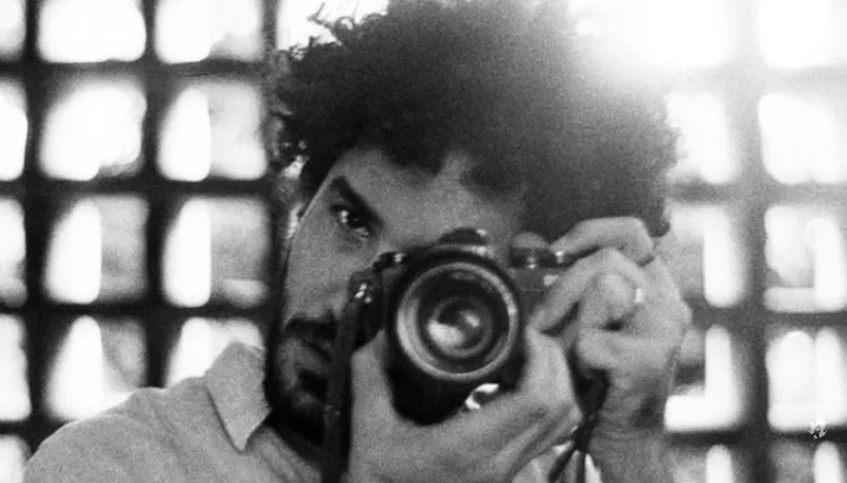 Família de fotógrafo brasileiro desaparecido em Paris revela nova descoberta sobre celular dele, além de última aparição em vídeo