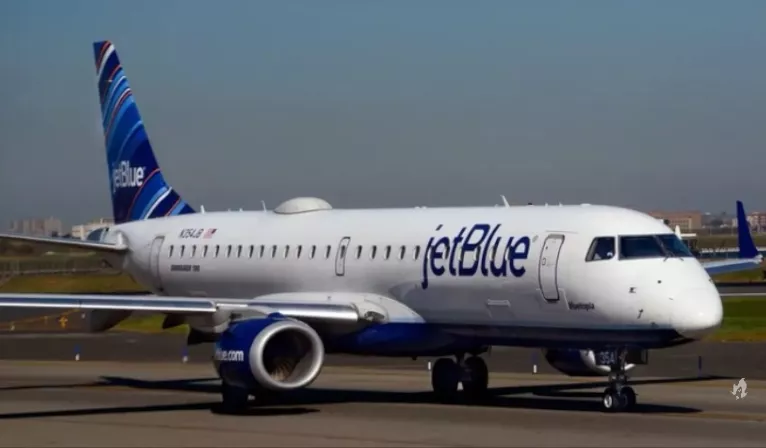Dois cadáveres são encontrados em um avião após o pouso