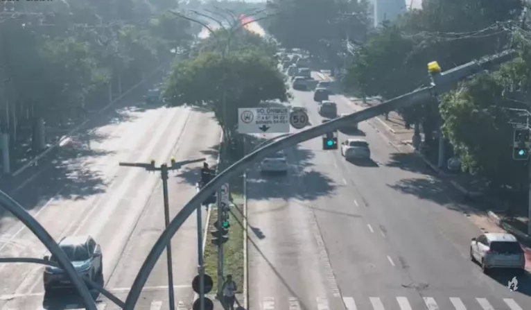Vídeo mostra o exato momento que avião cai e explode em avenida de São Paulo