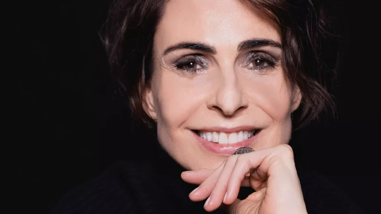 Leitura Solidária no Teatro B32: Silvia Pfeifer e Helena Ranaldi se Unem em Projeto Beneficente