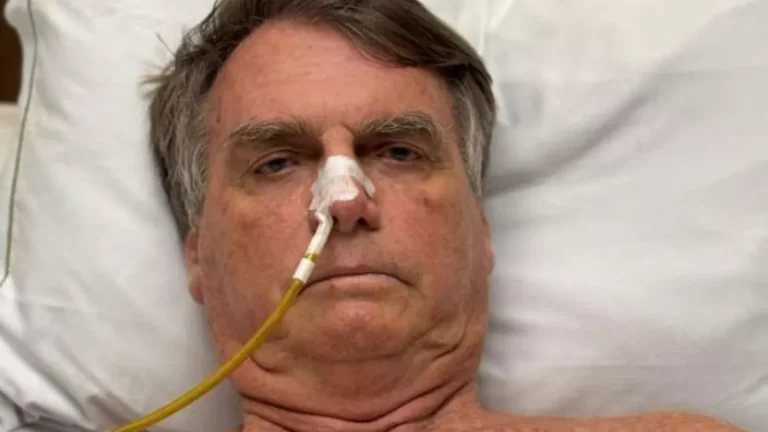 Bolsonaro segue sem movimentos intestinais há duas semanas e permanece na UTI