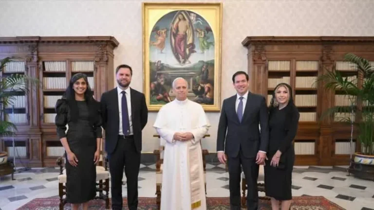 Vice-presidente americano J.D. Vance convida papa Leão XIV a visitar os EUA