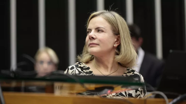 Gleisi diz que CPMI do INSS pode comprometer investigações sobre fraudes