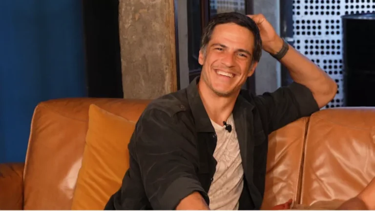 Mateus Solano desabafa sobre celular no teatro: “Já estragou a minha peça”