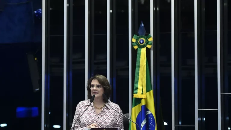 Com 259 assinaturas, oposição apresenta pedido de CPMI do INSS