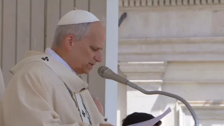 Papa Leão XIV promete proteger doutrina da Igreja e enfrentar modernidade