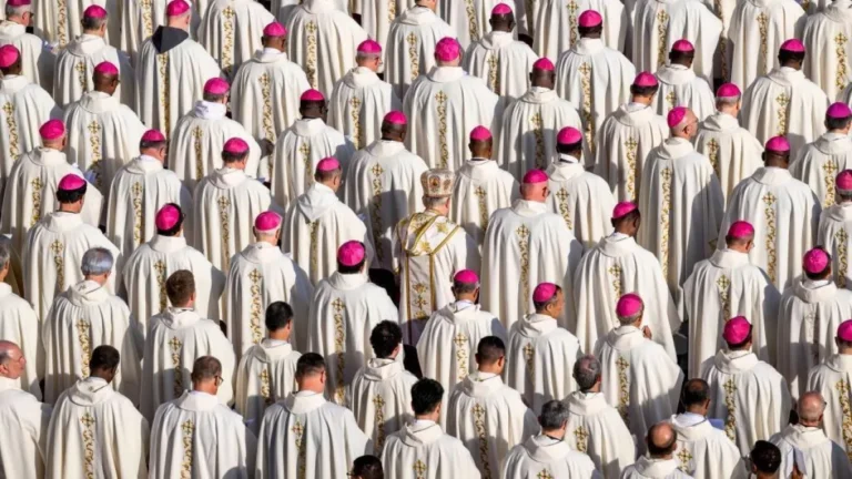 Análise: Cardeais enfrentam encruzilhada para eleição do próximo papa