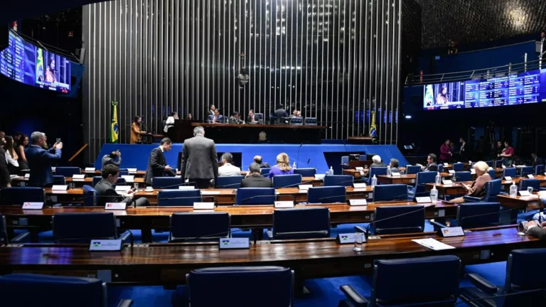 PDT no Senado anuncia que permanece na base do presidente Lula