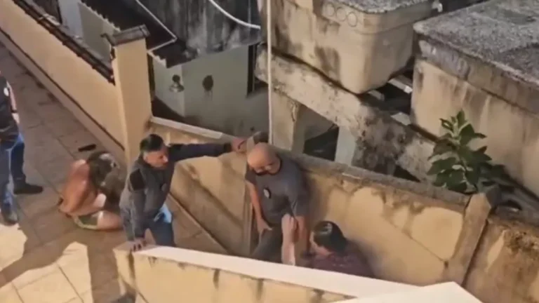 Irmãos são presos em flagrante no RJ por manter corpo do pai em decomposição