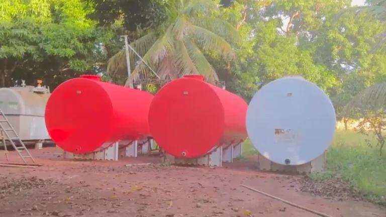 PF descobre rota ilegal de combustível usado nos garimpos em Terra Yanomami