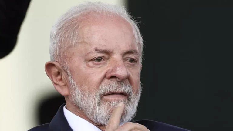 Lula retoma viagens pelo Brasil em meio à crise do INSS
