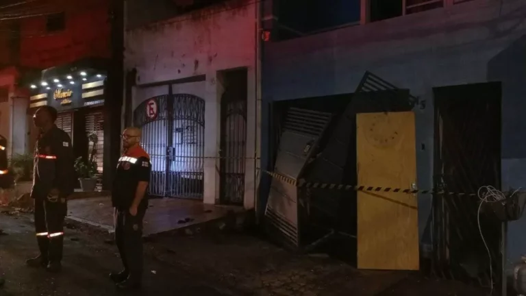 Vídeo: casa explode em SP; três pessoas ficaram feridas