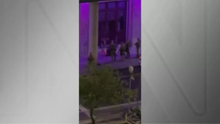 Vídeo: policiais agridem duas pessoas em situação de rua em SC