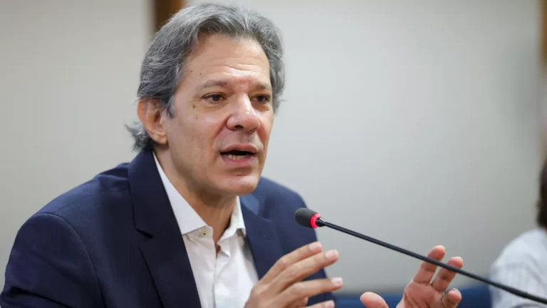 Comissão do Imposto de Renda quer priorizar explicações de Haddad