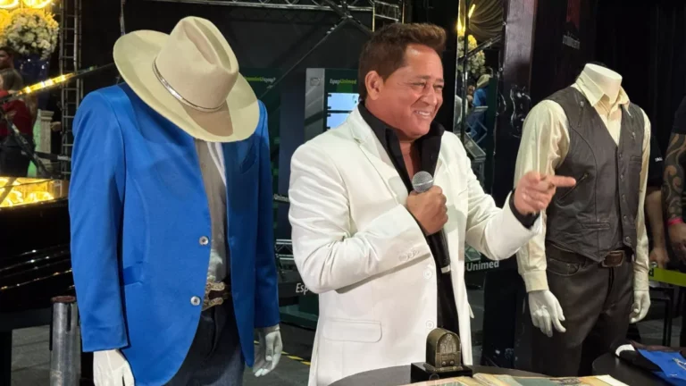 Acervo de Leandro é exposto em evento de Leonardo; veja itens do cantor