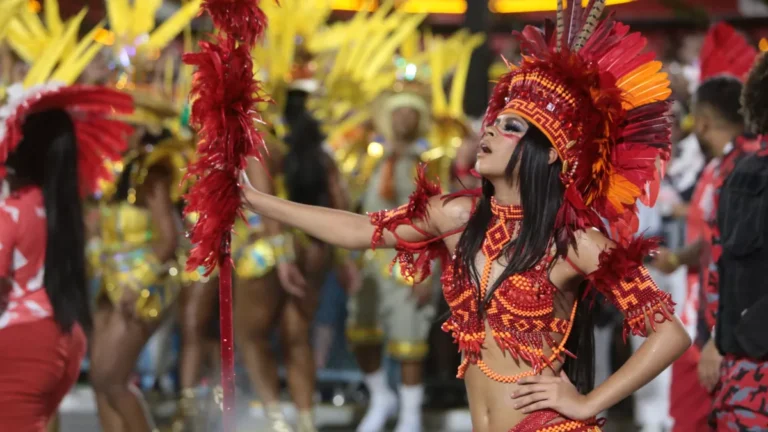 Wenny, irmã de Lexa, deixa cargo de rainha de bateria: “Bangu, eu te amo”