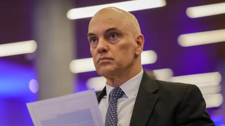 AGU vai apurar ações de Trump Media e Rumble contra Moraes