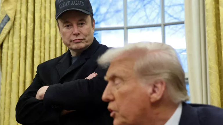 Ações da Tesla caem com crescente disputa entre Trump e Musk
