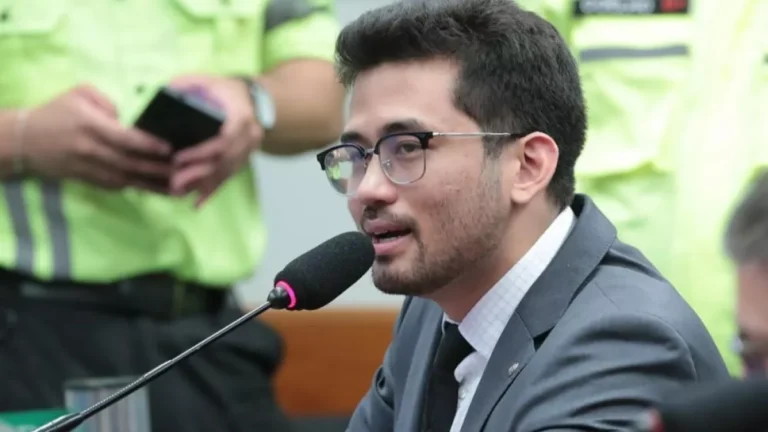 Parlamentares acionam MPF contra músicas de Poze e Oruam