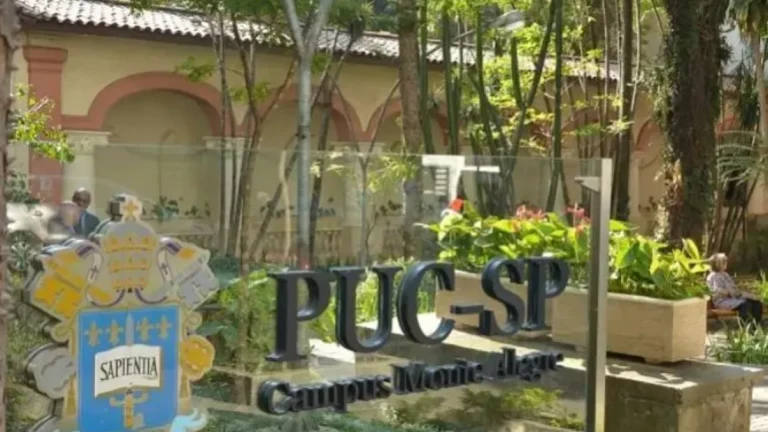 Alunos da PUC-SP são suspensos por 30 dias por conduta racista em jogos