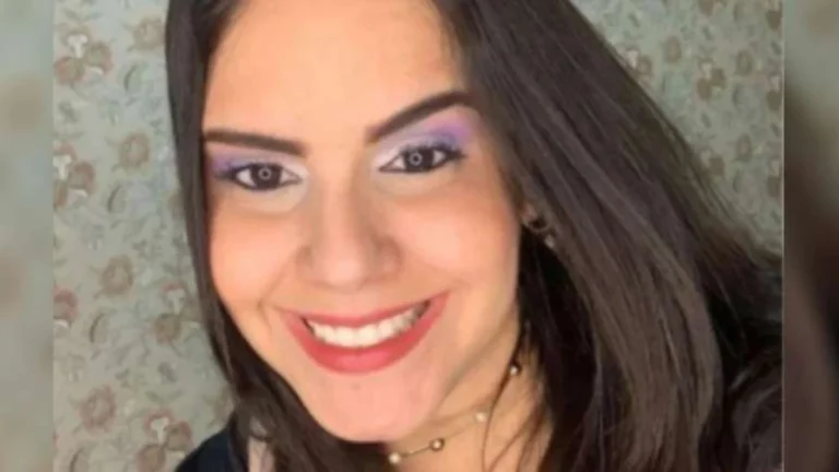 Luto! Cantora é encontrada morta em casa aos 39 anos