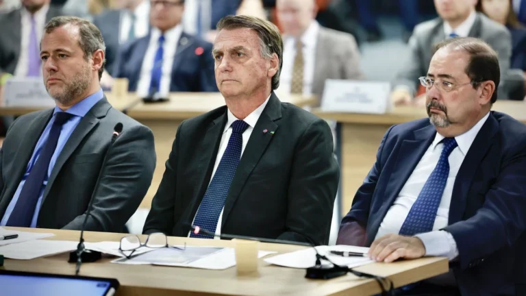 Defesa de Bolsonaro reage à PF: “Constrangimento desnecessário”