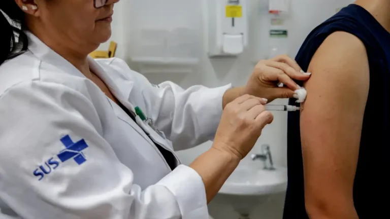 Governo do RJ expande vacina contra HPV para jovens de até 19 anos