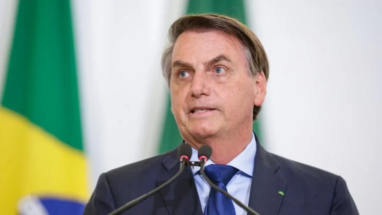 Bolsonaro preparou pedido de asilo político na Argentina, diz PF