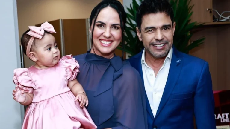 Zezé Di Camargo e Graciele Lacerda posam com filha em bastidor de festival