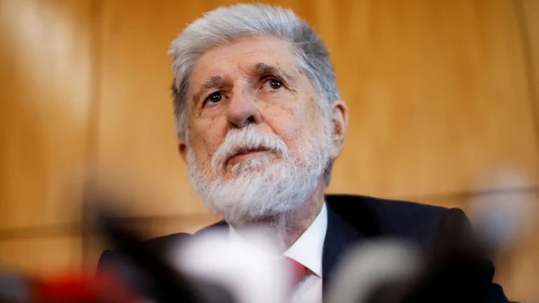 Somos contra sanções econômicas em qualquer caso, diz Amorim à CNN