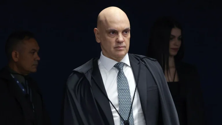 Análise: Moraes critica anistia, dá recado a Eduardo e faz gesto a Fux