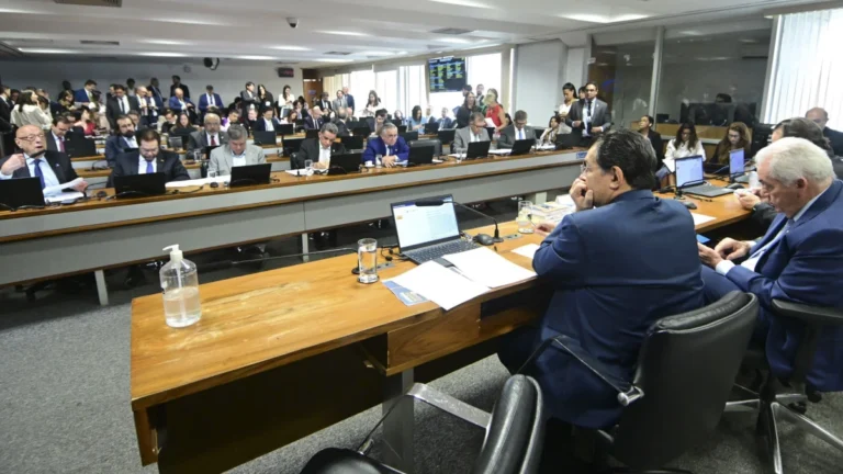 Comissão do Senado deve analisar PEC da Blindagem nesta quarta