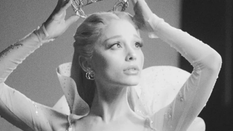 Ariana Grande não sabia sair do papel após “Wicked 2”: “Dias devastadores”