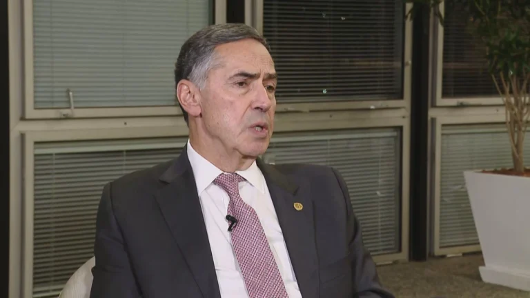 Barroso à CNN: impeachment de ministros do STF é “irrazoável”