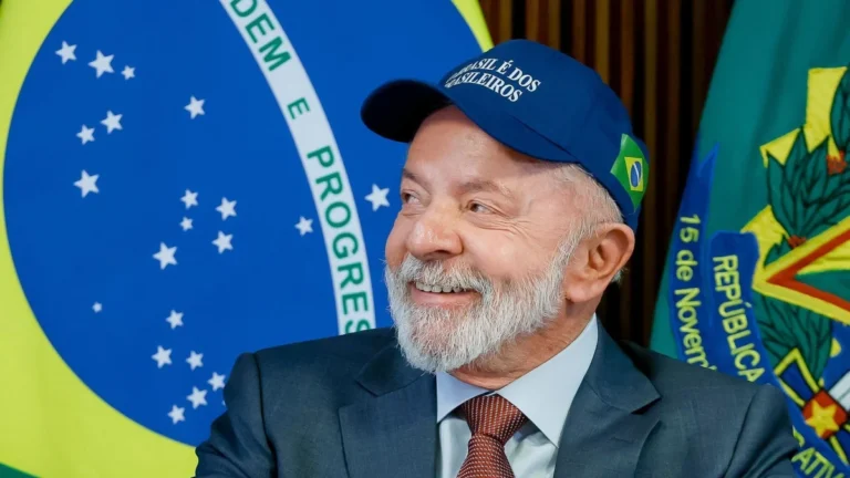Lula deve participar de corrida na Esplanada neste domingo (28)