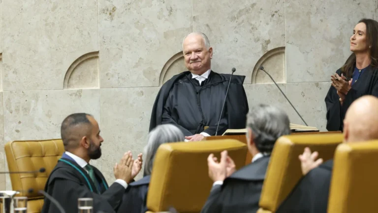 “Resposta à corrupção deve ser firme e institucional”, diz Fachin no STF