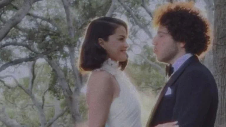 Selena Gomez mostra primeiras fotos de casamento com Benny Blanco