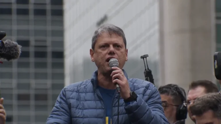 Análise: Tarcísio precisa mostrar lealdade a Jair Bolsonaro