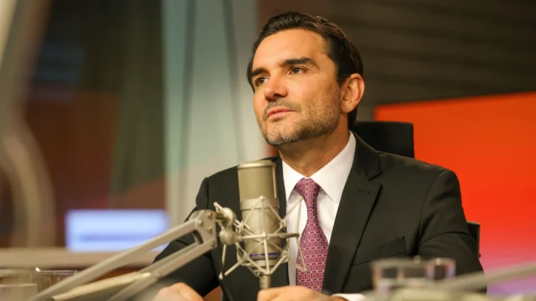 Sabino resiste no cargo e União Brasil abre processo de expulsão