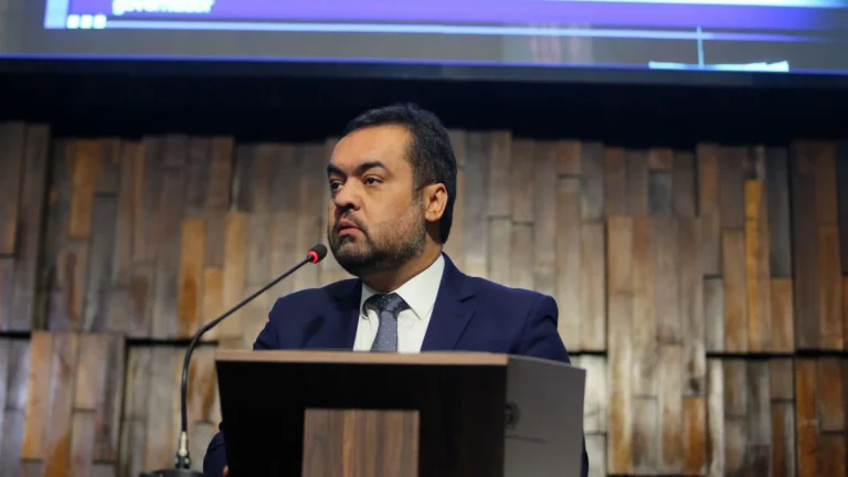 Governador do Rio chegou a sugerir que PM operasse blindados, dizem fontes