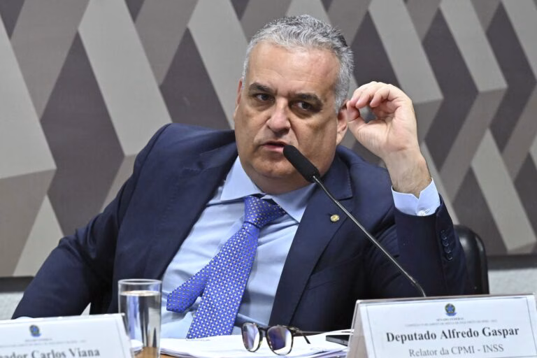 Bate-bocas fazem sessão da CPMI do INSS ser suspensa duas vezes em 1 hora