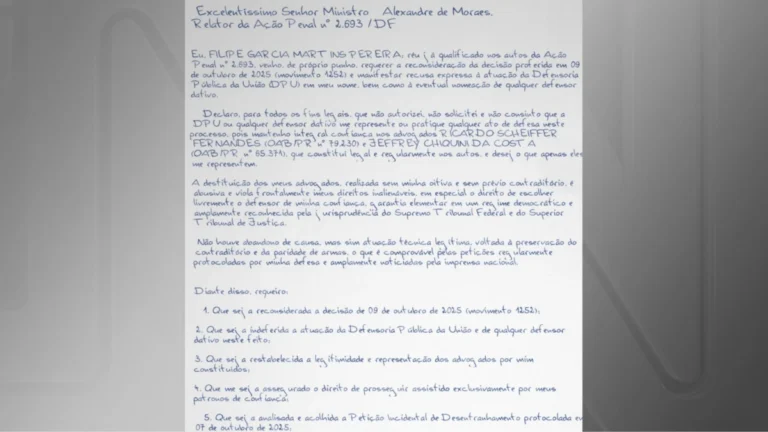 Filipe Martins escreve petição à mão após defesa ser destituída por Moraes