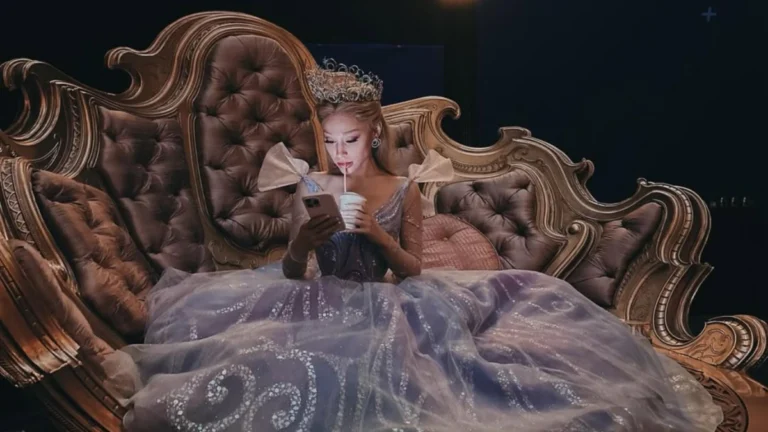 Ariana Grande revela que quase desistiu de carreira musical após “Wicked”