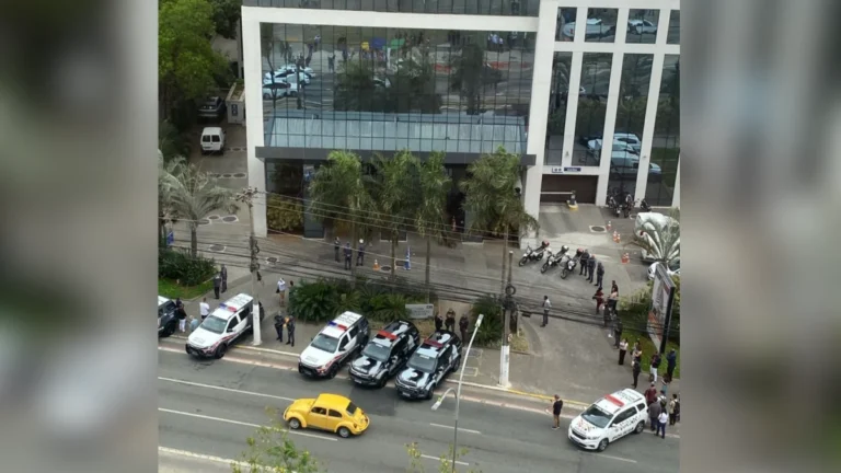 Polícia prende três suspeitos por roubo a empresa em prédio comercial de SP